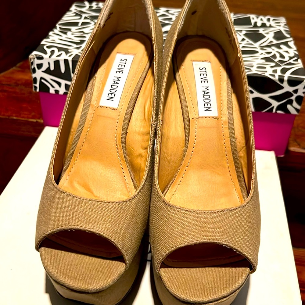 Good condition box included